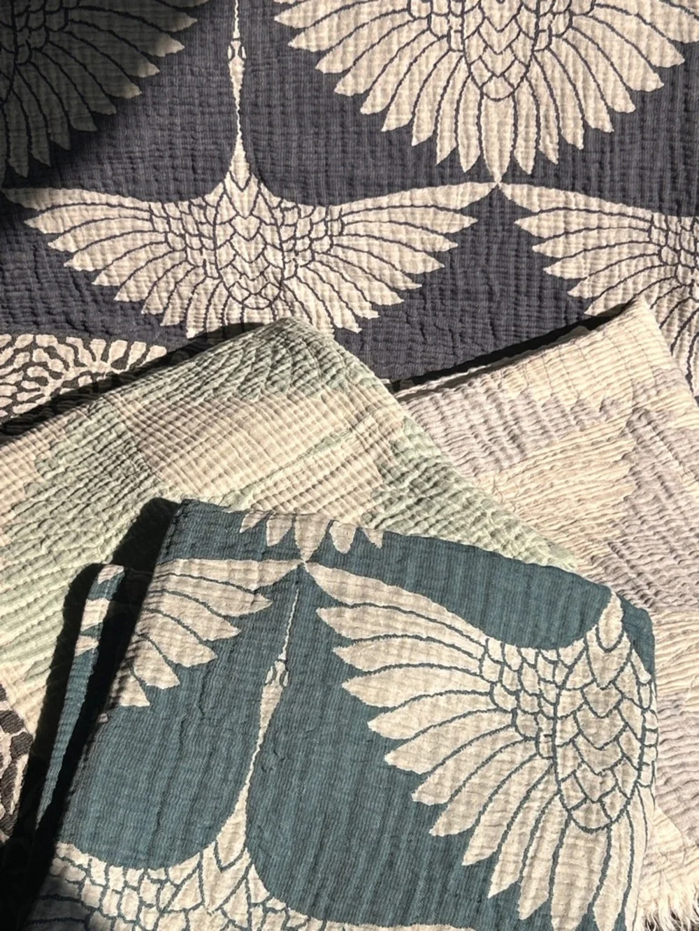 Modern Luxury Throw Feathers Flocked Woven Jacquard Cotton 55 x 77 Teal